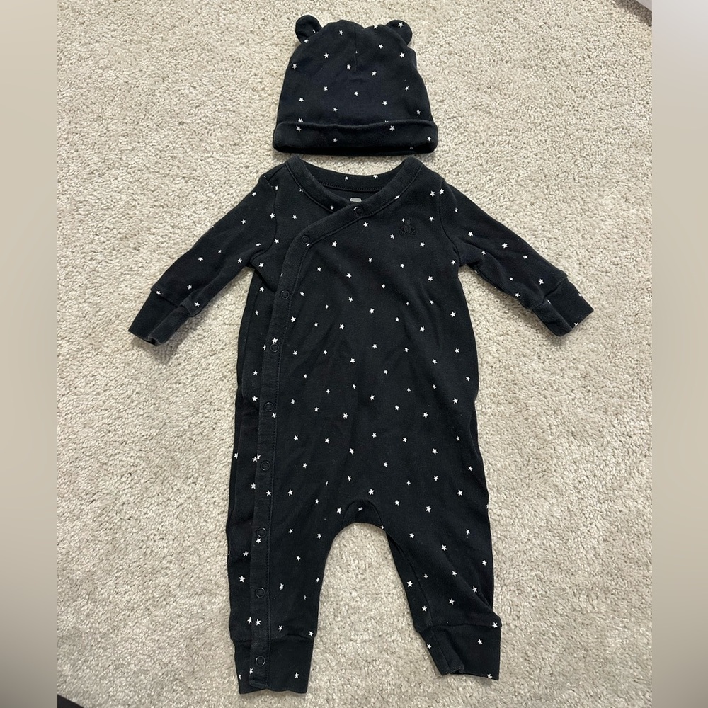 Baby Gap sleeper and hat